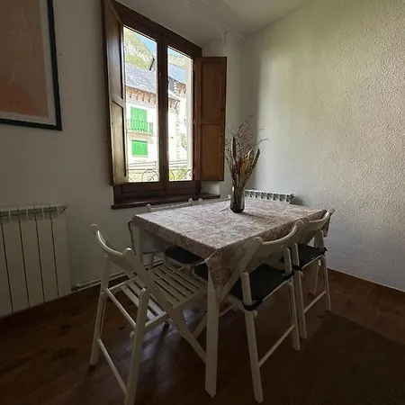 Cosy In The Heart Of The Pyrenees Apartment Canfranc